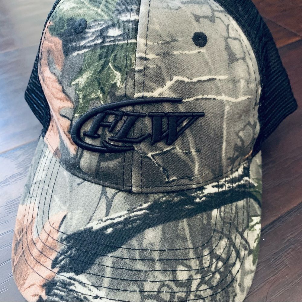 Men's Flw Bass Fishing Camo Print Baseball Trucker Hat View 3